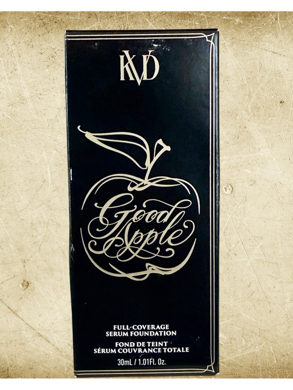 Kat Von D Good Apple Full-Coverage Serum Foundation - Black and White